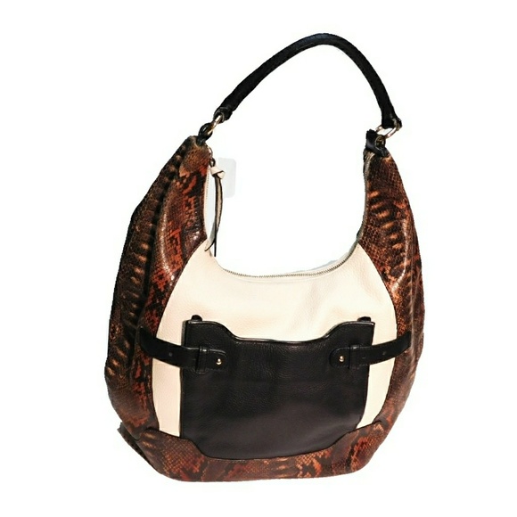 Vince Camuto Handbags - VINCE CAMUTO OFF WHITE PEBBLED LTHR SHLDR BAG